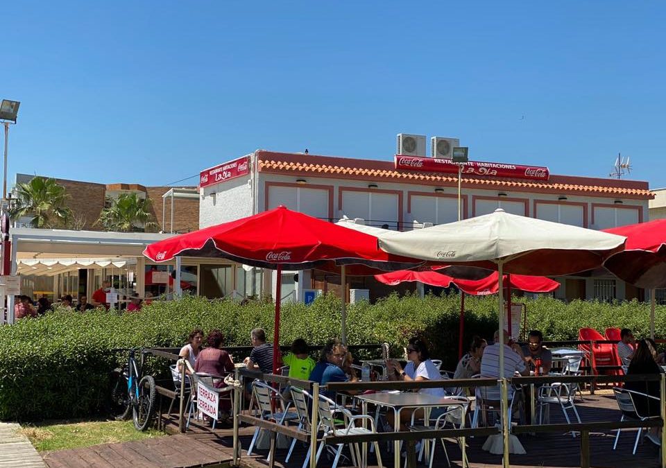 Las playas de Castellón abren sus puertas a la gastronomía, deporte y servicios vacacionales